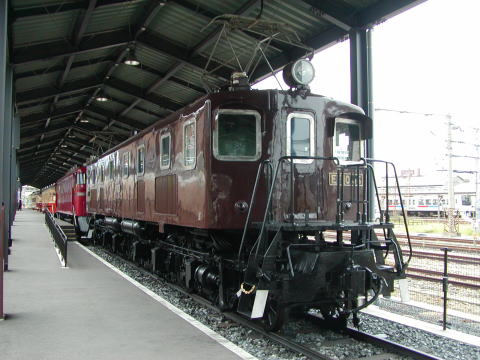 EF10
